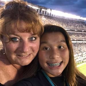 Meet your Posher, Kelley